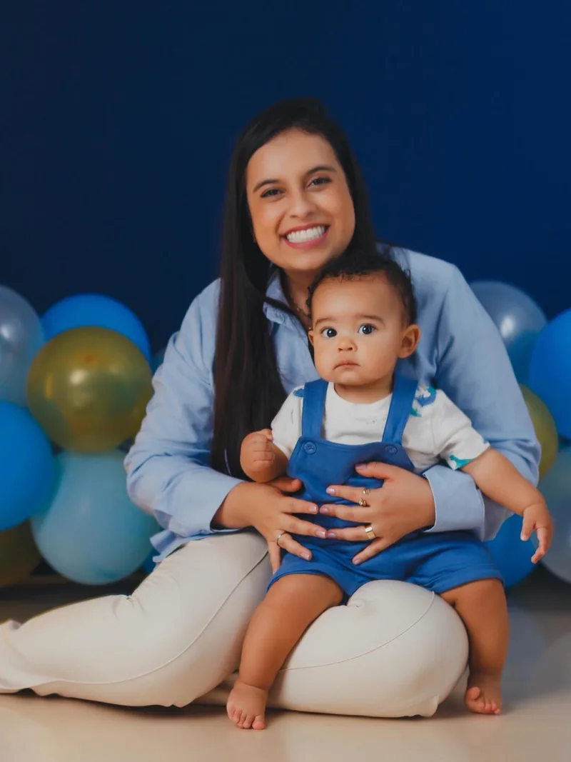 Cintia Rodrys com seu filho Bernardo